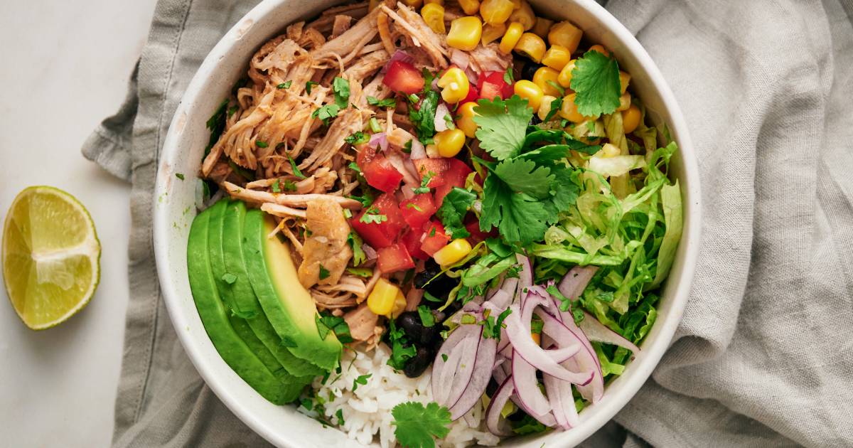 Tender & Crispy Carnitas Burrito Bowls: Perfect for Meal Prep